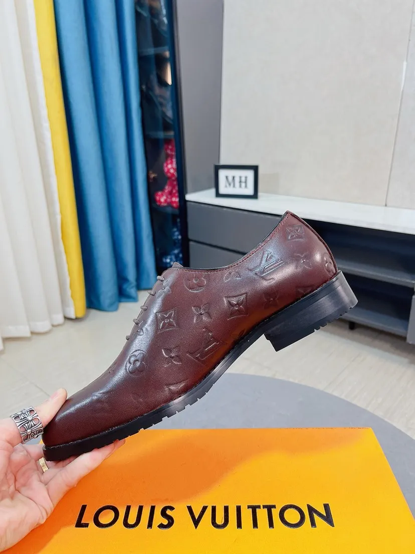 Men's Men's Shoes 💰480🌹🌹《Lv》The latest and most popular casual business leather shoes, top brands [Seduce] Luxury ~ Purchasing, [Strong] The uppers are made of imported patent leather with printed original material ➕ Genuine leather lining (•) fine workmanship. The original stylish and stylish soft rubber wear-resistant and non-slip outsole is light and comfortable on the feet. The real thing looks better in real life. 38-44, 45 can be customized.